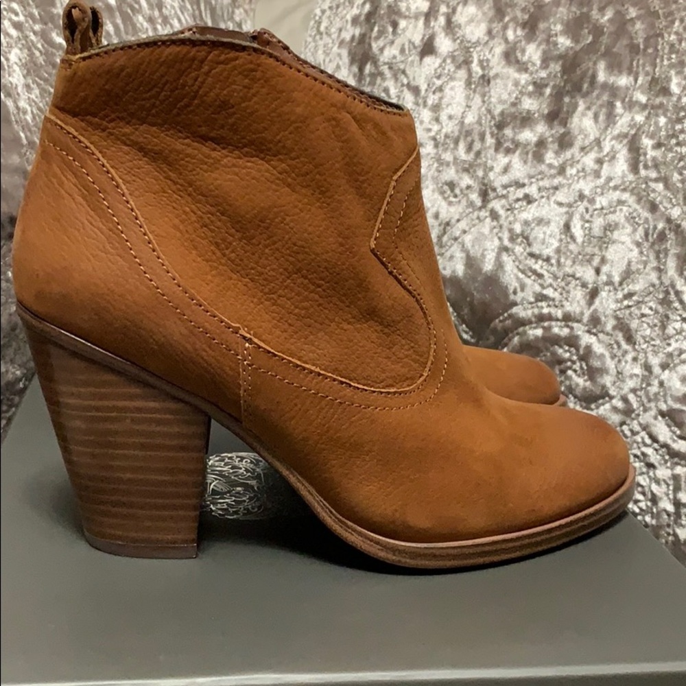 Vince Camuto Vo-Hartin Booties